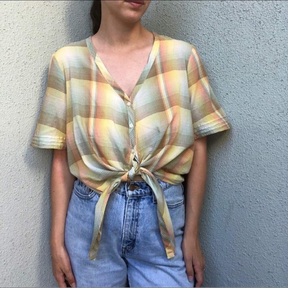 $10 or FREE in bundle ViNTAGE 70’s tie crop top
